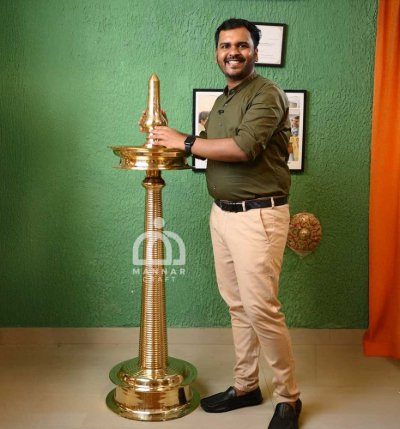 Mannar Craft Kerala Traditional Big Nilavilakku – Handcrafted Brass Lamp for Temple & Home
