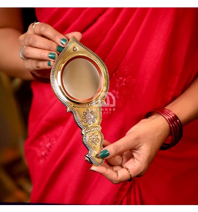 Valkannadi – Authentic Aranmula Kannadi with Handle (2.5 Inch) | Handcrafted Kerala Mirror