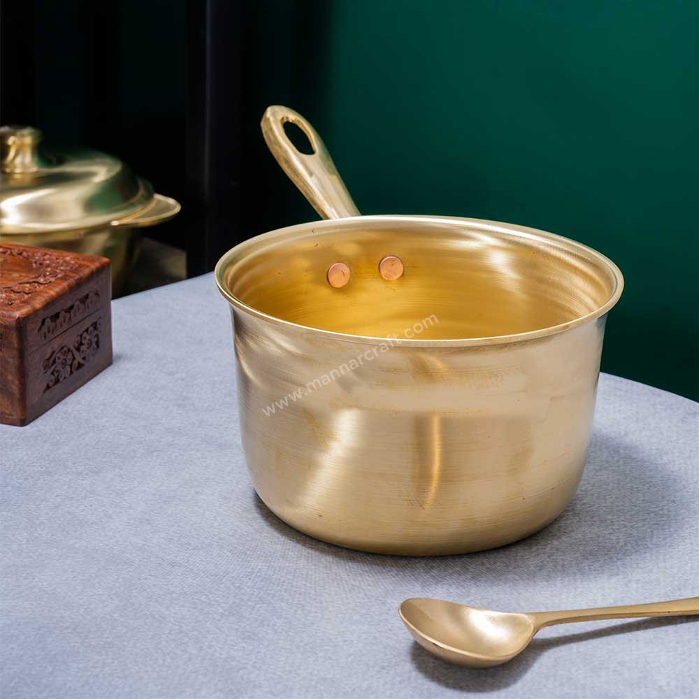 Bronze Sauce Pan for Stovetop Versatility: Boiling, Simmering, Soups