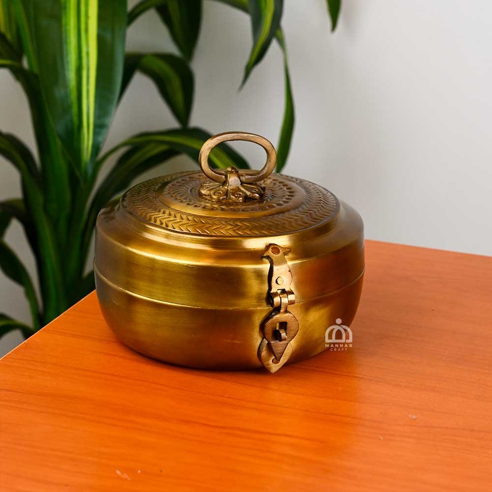Mannar Craft Premium Brass Chapathi Box – 1kg | Traditional Brass Roti Box with Lid