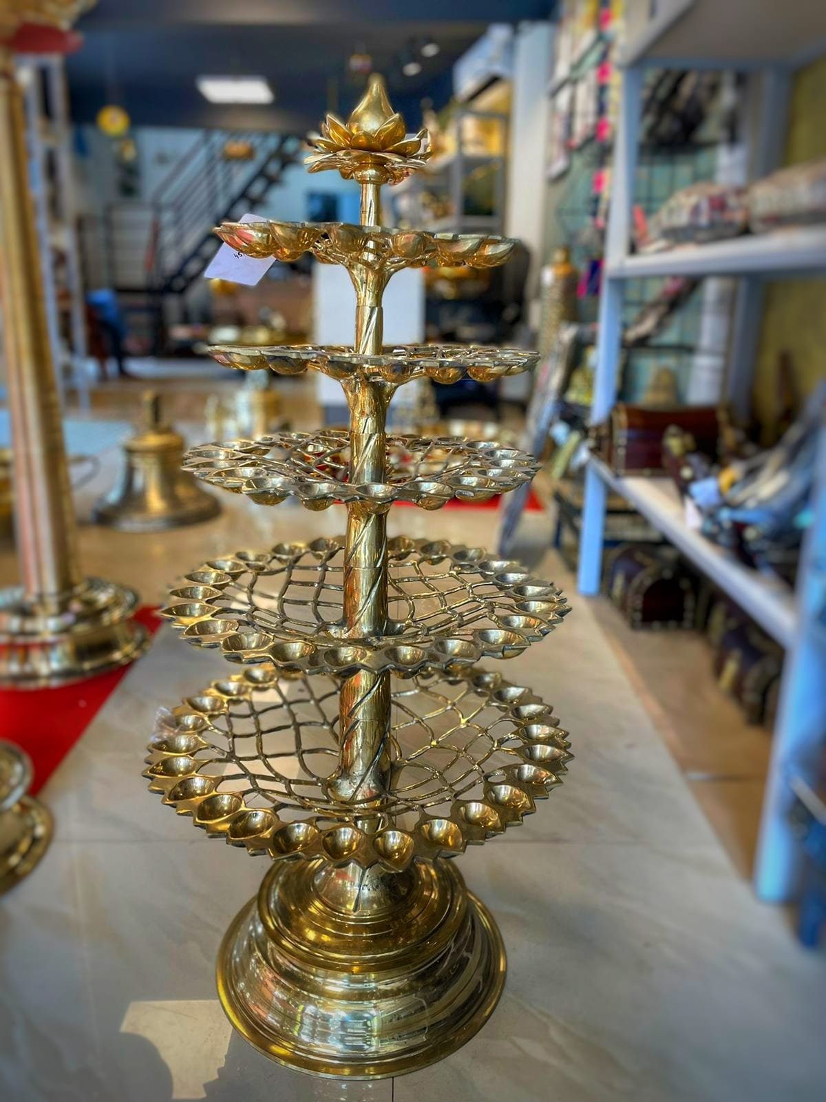 Aal Vilakku with 101 Wicks | Traditional Brass Temple Lamp