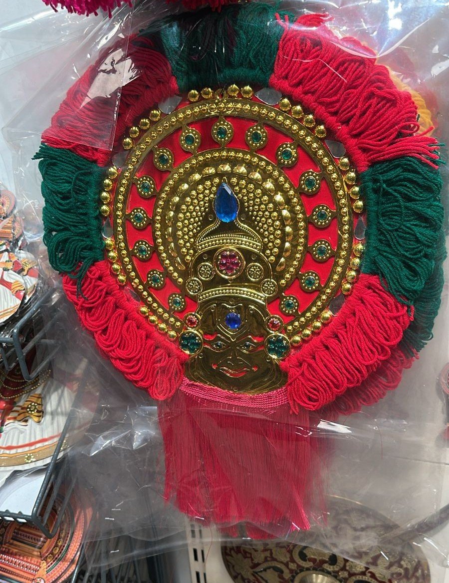 Round Nettipattam with Centre Kathakali – Handcrafted Kerala Wall Hanging | Ethnic Home Decor by Mannar Craft