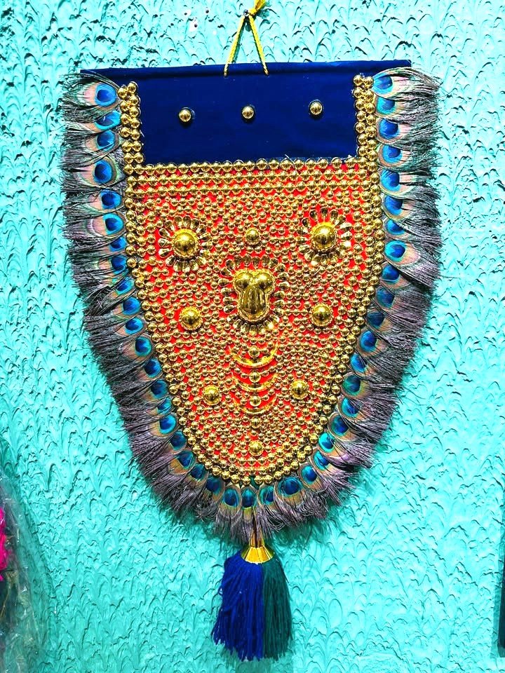 Mayilpeeli – Peacock Feather Nettipattam | Handcrafted Elephant Caparison Wall Hanging | Traditional Kerala Home Décor & Gift Item