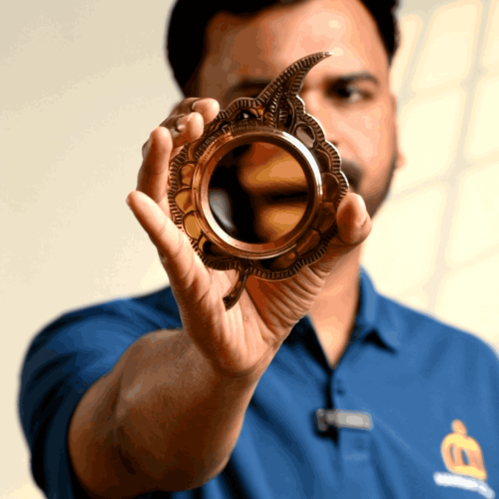 Aranmula Kannadi – Alila Model with Back Stand | Handcrafted Kerala Metal Mirror – 2.5 Inch