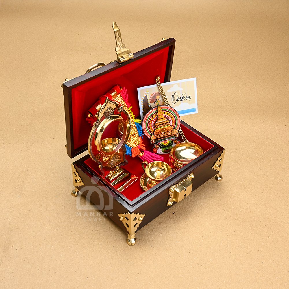 Mannar craft onam combo gift set with small nettoor petti, fixed stand aranmula kannadi, kathakali fridge magnet, small nettipattam, Brass uruli (2pc)