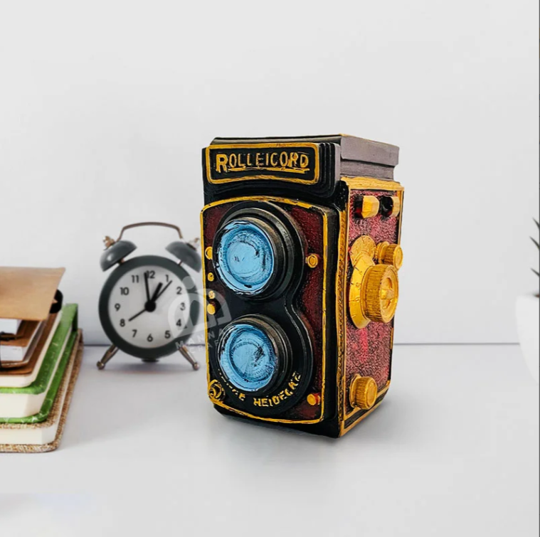 VINTAGE DECORATIVE CAMERA SHOWPIECE