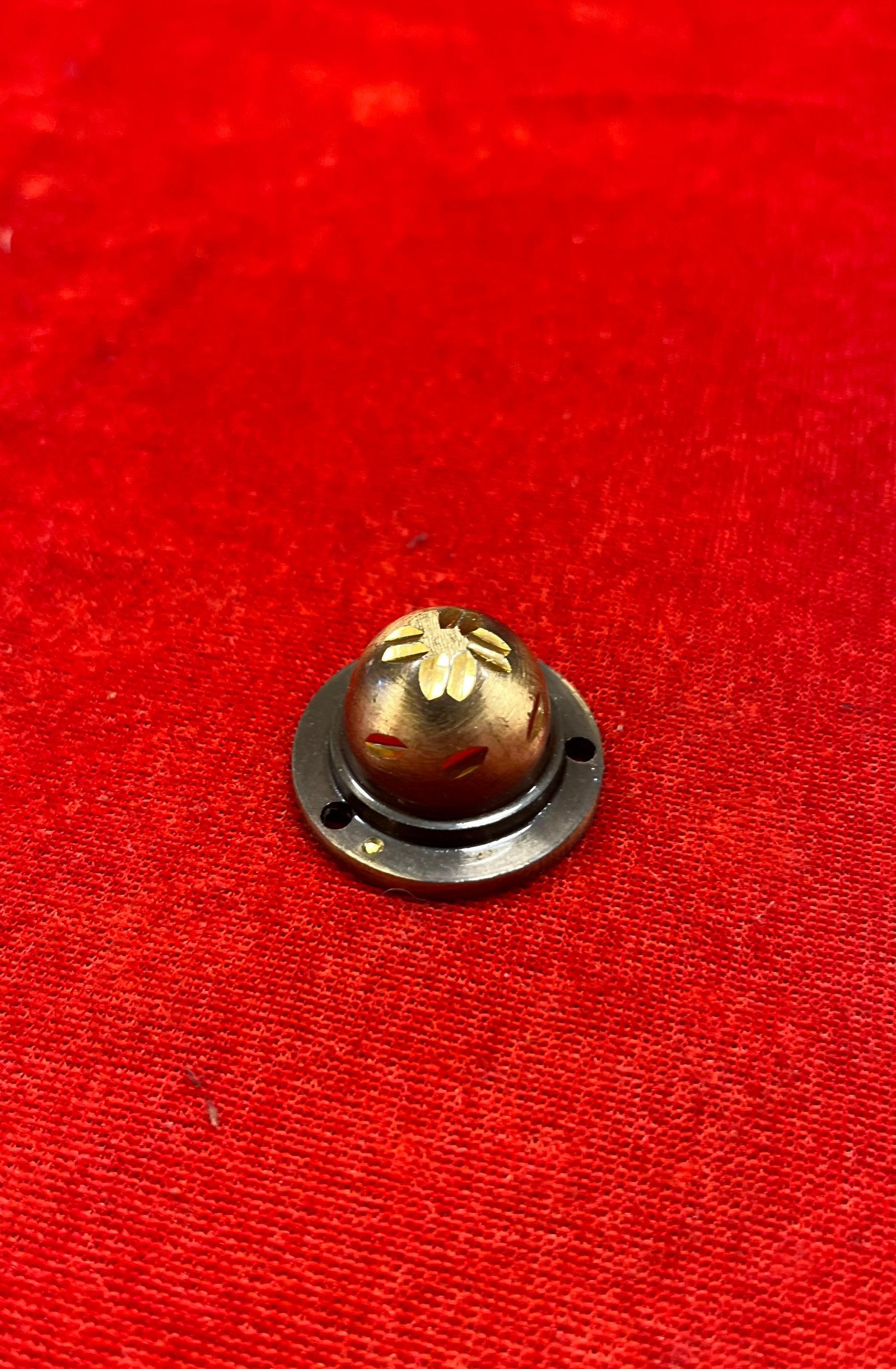 Diamond Cut Brass Dome – Elegant Traditional Decor