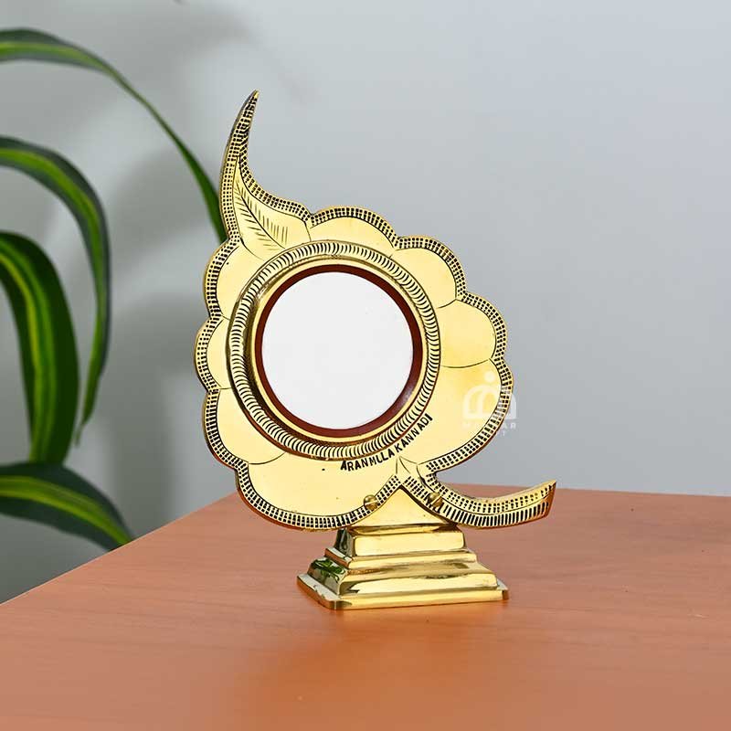 Aranmula Kannadi – Alilapeedom Model | Handcrafted Kerala Metal Mirror – 3 Inch Traditional Mirror