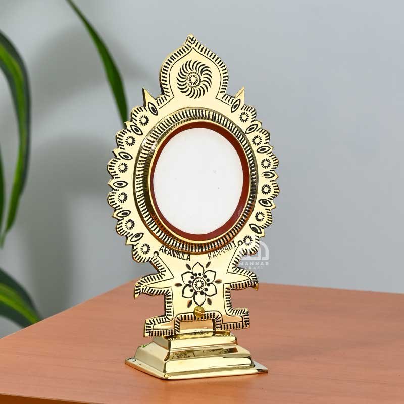 Aranmula Kannadi Traditional Winged Tower Peedom – Exquisite Home Decor & Ideal Gift