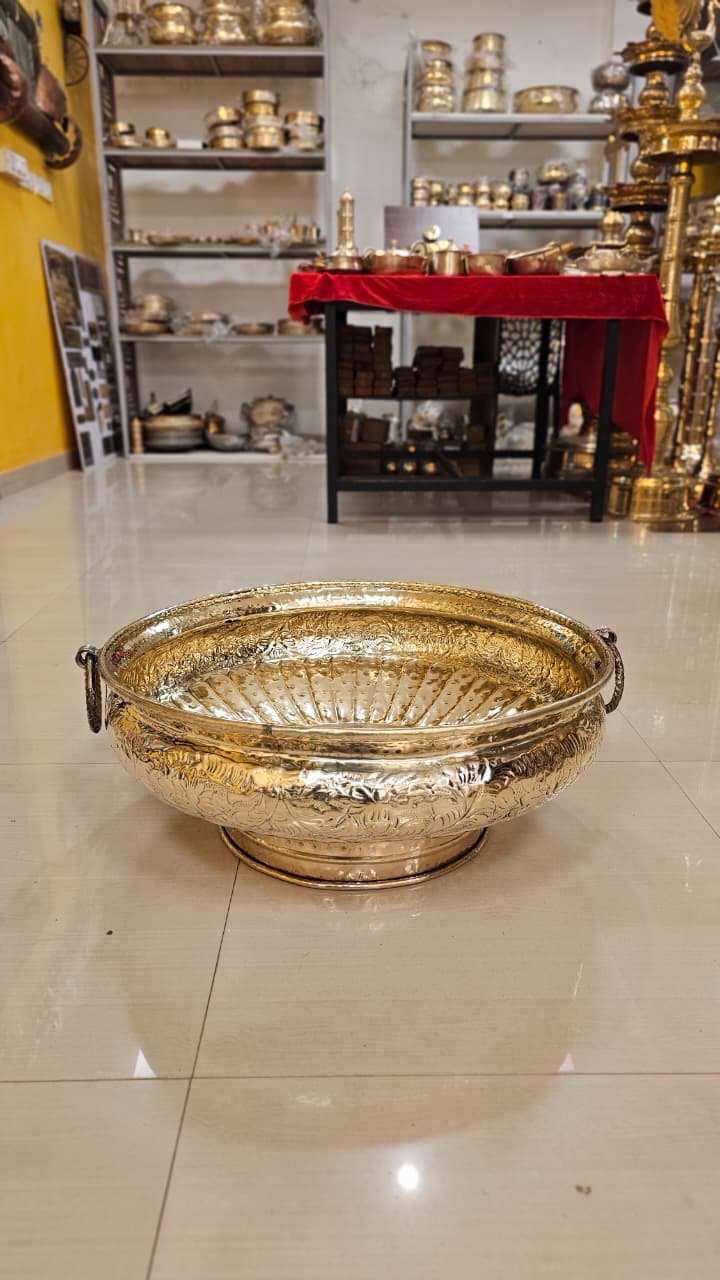 Mannar Craft Brass Sheet Uruli – Large Handcrafted Decorative Bowl for Floating Flowers, Diyas & Traditional Home Decor