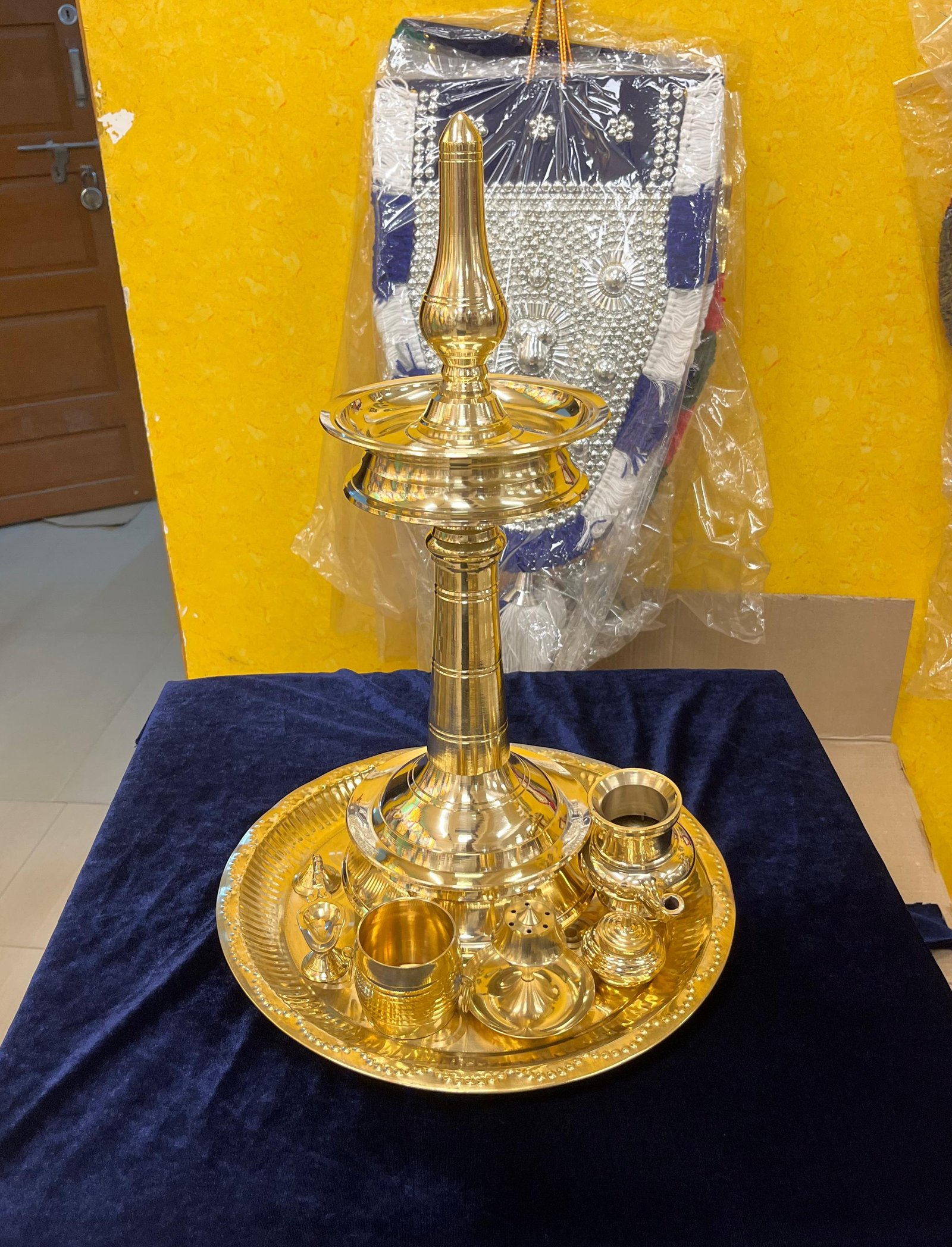 Amma Vilakku Set – Traditional Brass 18 inch Pooja Lamp