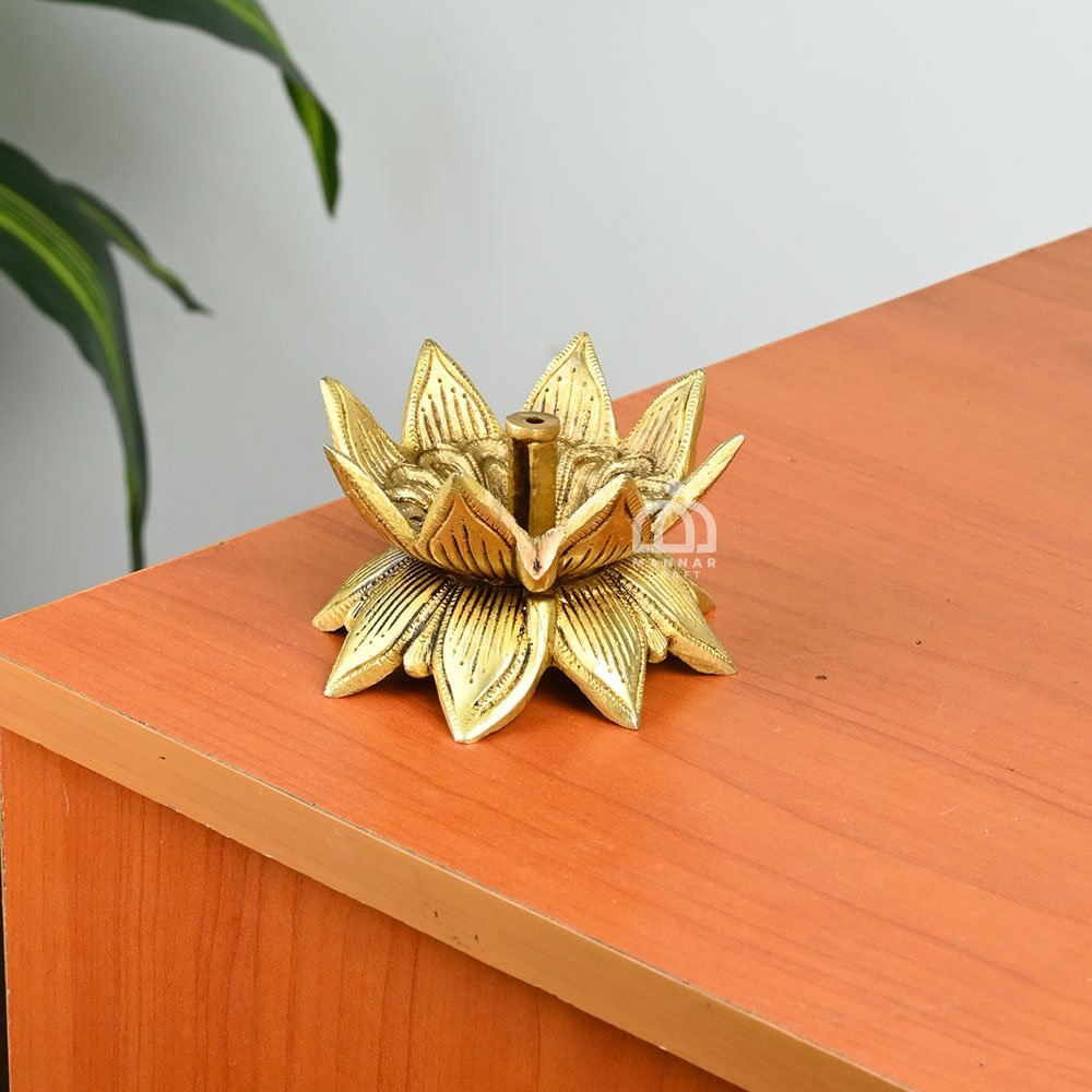 Brass Lotus Spiritual Decor Holder – Elegant Puja & Home Accent