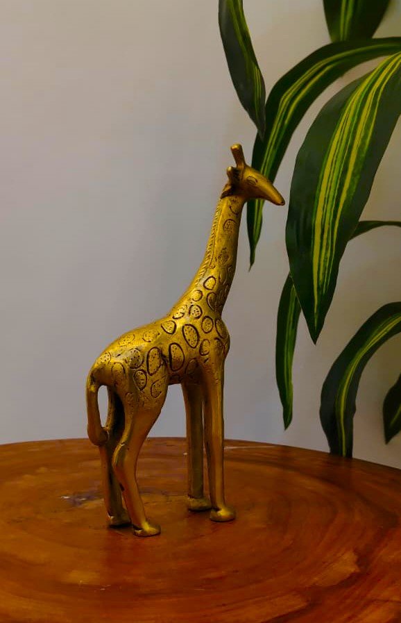 Brass Giraffe Statue – Handmade Decorative Brass Showpiece