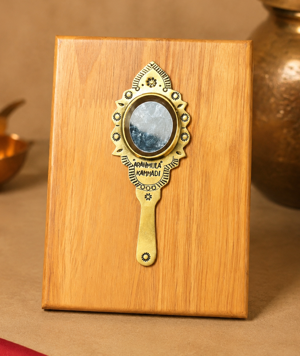 Aranmula Kannadi Memento – Traditional Kerala Wooden Award