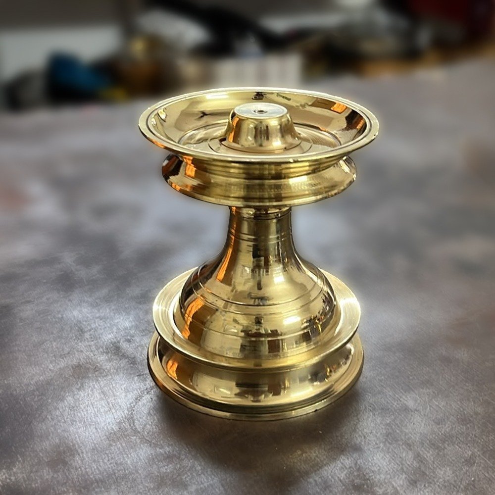 Mottu Vilakku – Traditional Brass Pooja Lamp