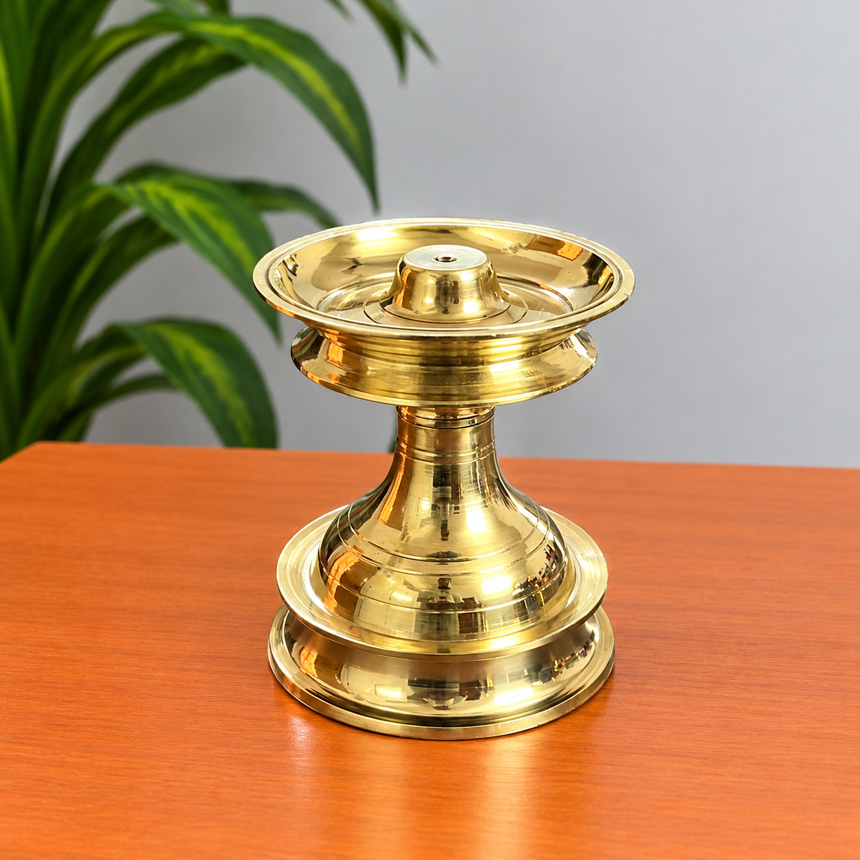 Mottu Vilakku – Traditional Brass Pooja Lamp